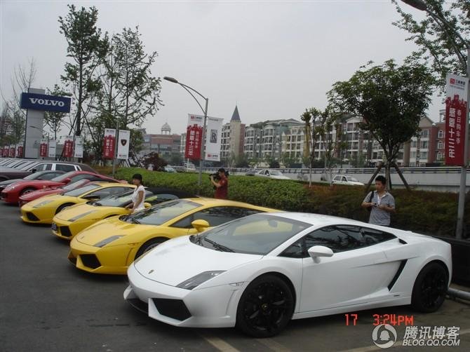 组图:成都兰博开业庆典 豪车云集_汽车玩物