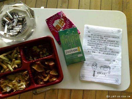 13岁女孩送避孕套给单亲爸爸作为父亲节礼物