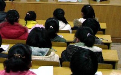 初二的孩子怕上学只因被同学们笑话还是处女_