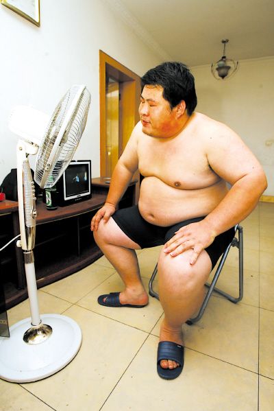 300斤胖哥创业碰壁 求网友“给我坚强”(图)