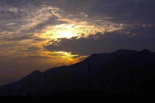 重庆空气质量好 清晨惊现初夏美丽天像(图)_新