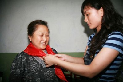 首批少先队员想找老队友 讲述红领巾的故事_