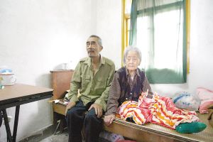 一对儿女长大躲猫猫 继父寻亲无果泪涟涟(图)