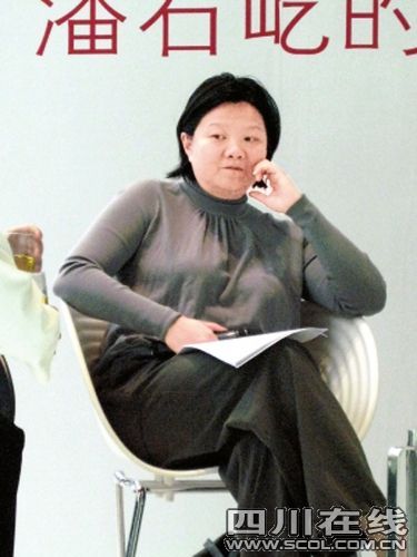 洪晃博客发飙怒斥晓雪 称其时二尚叫姆_娱乐