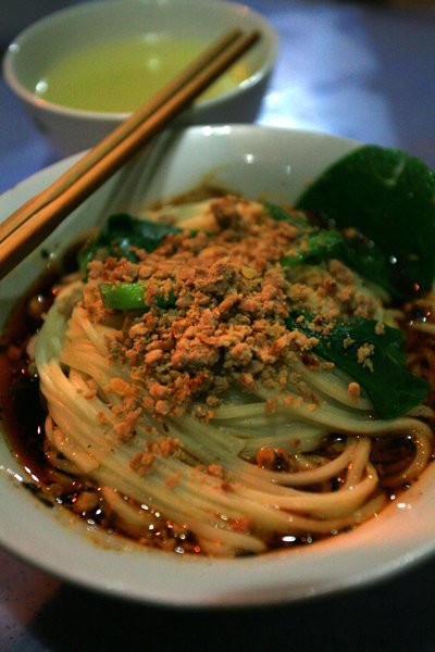 玩遍成都 带你尝锦里最美味小吃