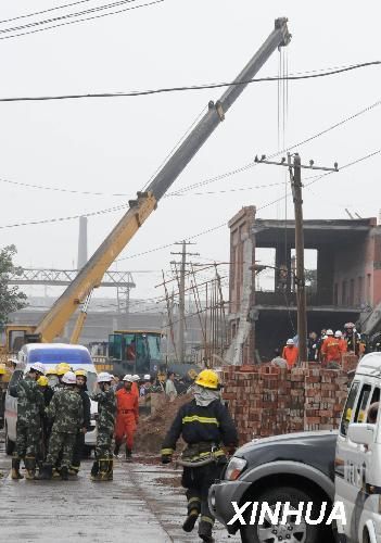 石家庄一厂房坍塌 事故已造成17人遇难(图)