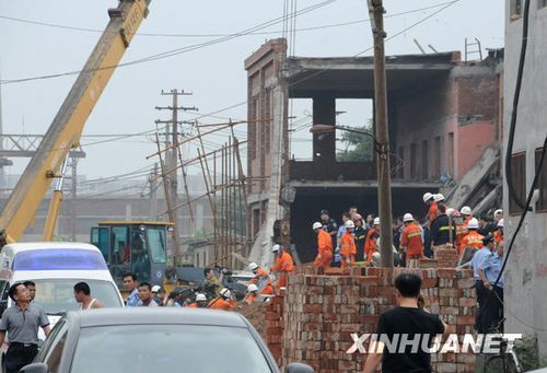 石家庄一厂房坍塌 事故已造成17人遇难(图)