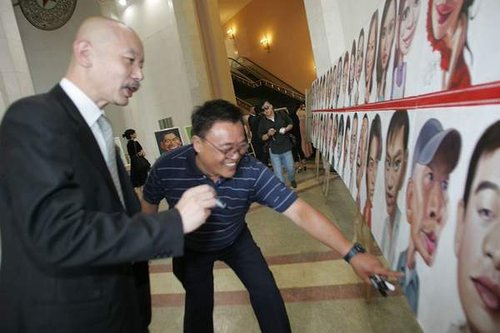 晒史上最牛绘画老师+与众多一线明星合影照片