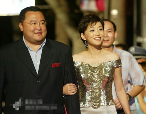 赚钱不易!揭秘女富豪<em>背后男人</em>的辛酸<em>创业</em>路_大