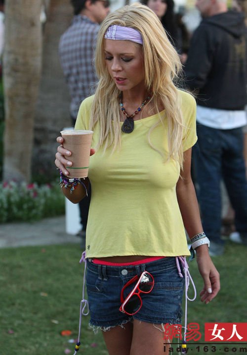 好莱坞<em>裸胸</em>女星:我的胸部我做主_09头部_大渝