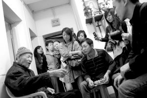 60年后再婚竟发现对方是原配 网友写歌述传奇