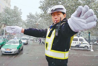 气环流改变致暴雪 华南西北将出现雨雪天气_时