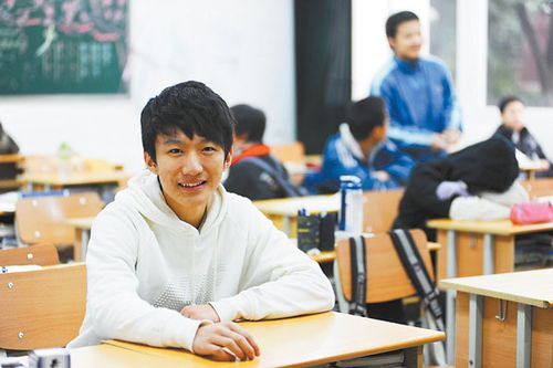 重庆南开中学高一男生成世界最年轻记忆大师_