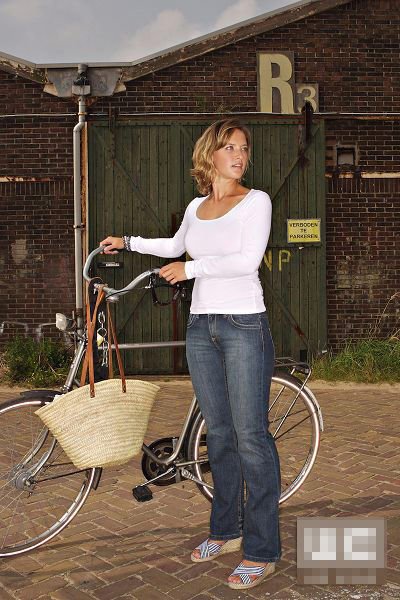 华西村人均收入_世界人均身高