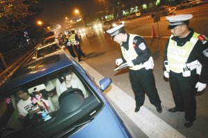 重庆拟合交警巡警 碰上有人闹事交警也能抓人