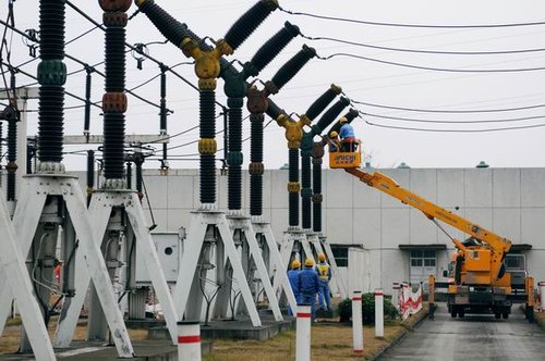 长寿供电局:东新村变电站改造如火如荼_大渝网