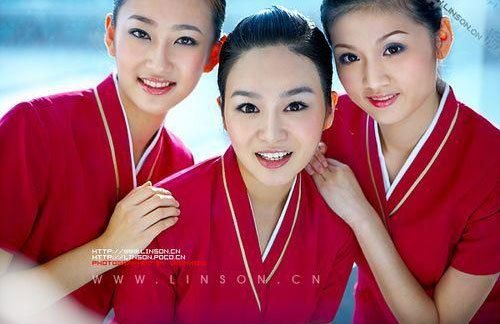 头等舱空姐的收入秘密_空姐的真实收入(2)