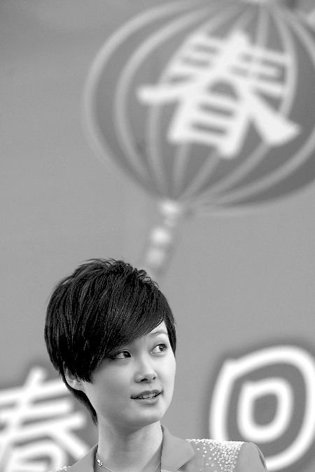 李宇春自爆对导演有兴趣 玉米高呼小美人_娱