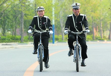 重庆53600余名保安重新考证 指纹留警方(图)_