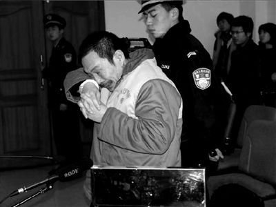 惨!12岁<em>女孩</em>因<em>偷东西</em>被生父活活打死(图)_大渝