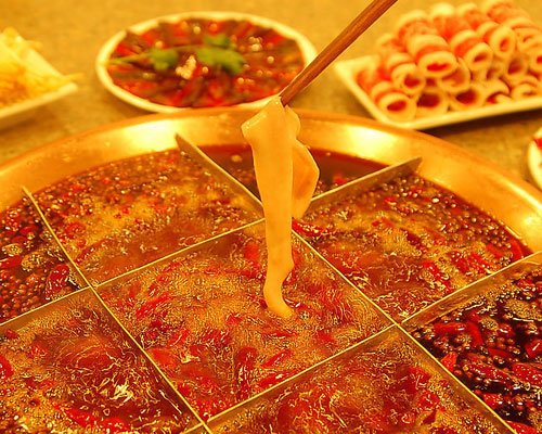 高端火锅店,同时,红岩联线免费给予的376张老