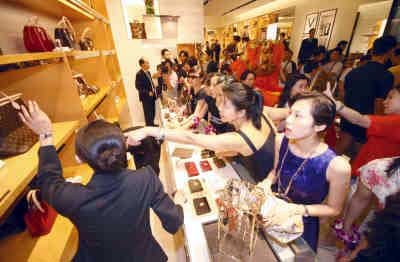 亚洲人成LV提款机 真货假货都有市场_09头部