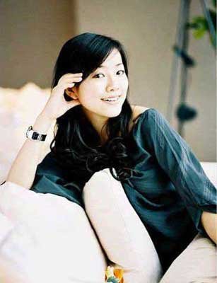 豪宅美女香车25岁少女总裁私生活全曝光(组图)_