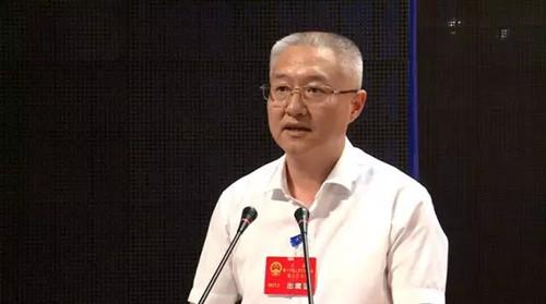 冉华章任开县人民政府县长
