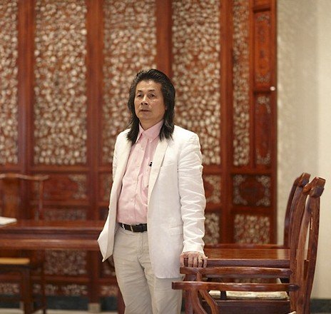 伍氏兴隆掌门伍炳亮大师谈红木家具收藏之道