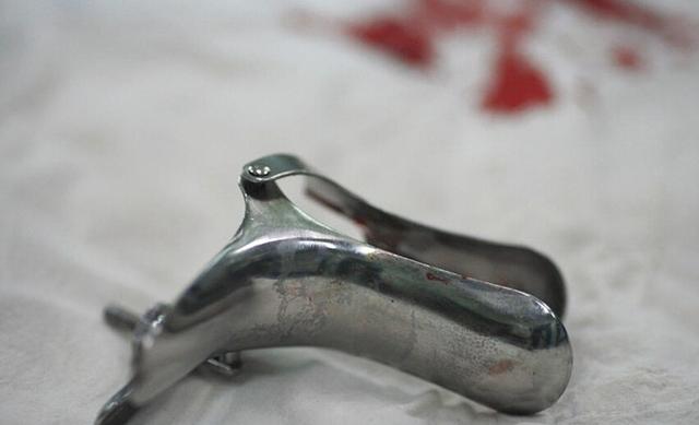 连做两次人流胎儿竟还有心跳 院方补偿8500元