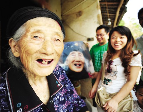104岁<em>老人</em>独居生活 饮食起居不要<em>儿女照顾</em>_腾
