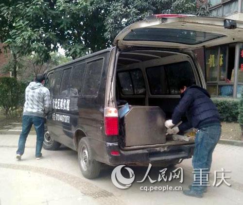 重庆渝北一14岁男孩凌晨坠楼 用红领巾捆绑双