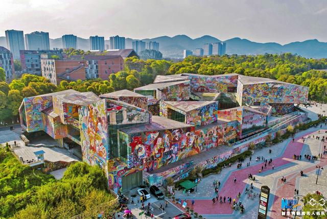 听建筑在诉说 重庆罗中立美术馆造型色彩超炫酷_大渝网_腾讯网