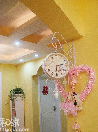 60平米暖色调两室一厅田园家 不累赘很大气