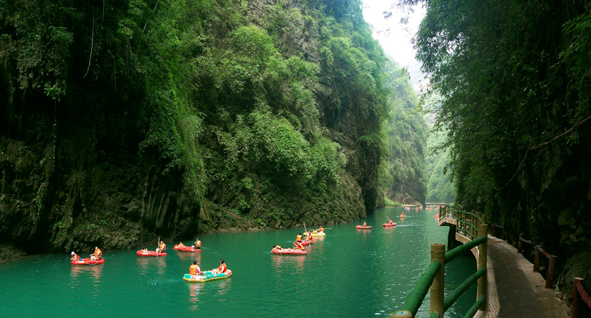 乌江画廊 阿依河暑期活动走进南方翻译学院