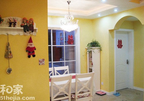 60平米暖色调两室一厅田园家 不累赘很大气