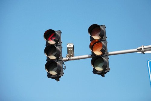 不闯黄灯到底有多难?实际道路测试报告