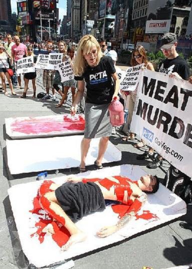 纽约街头竟公开"卖人肉"