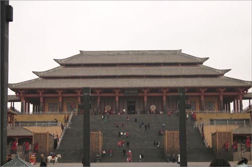 横店人口有多少人_北流隆盛镇有多少人口(2)