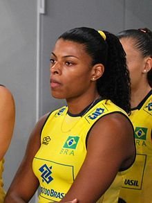 两名巴西女排队员为隆胸 不惜暂退国家队