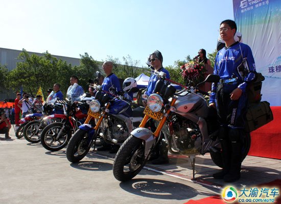 庆祝建党90周年 银钢摩托车友穿越中国