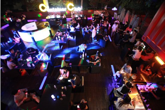 天妃越夜越美丽沙龙 帅哥美女齐狂欢