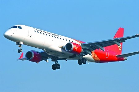 河南航空有限公司的e190型飞机 新华社