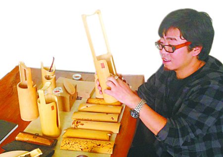 竹子做茶具 手工艺人打造创意精美竹雕