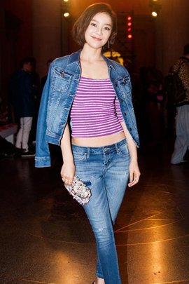 袁姗姗牛仔look现秀场 干练时髦