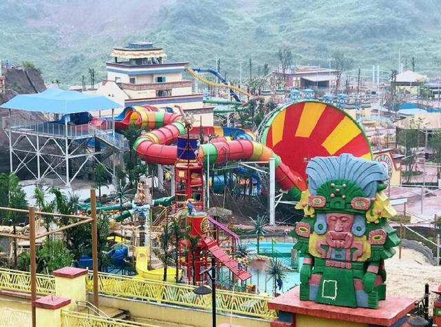揭秘重庆欢乐谷：1亿多的过山车、德国进口大摆锤