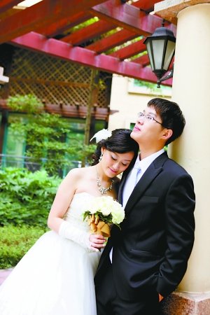 小夫妻婚纱照_海边婚纱照(3)