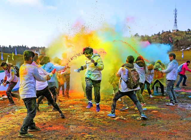 仙女山圣诞狂欢活动开启 平安狂欢夜嗨爆