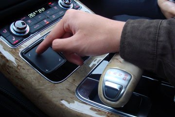 洗心革面 最运动的行政级豪车诞生 大渝汽车试