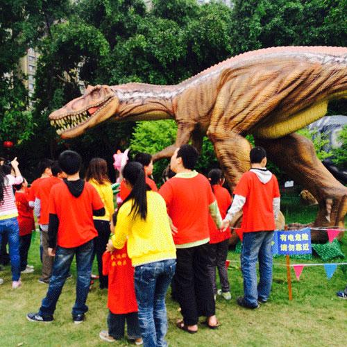重庆残障儿童走进恐龙欢乐节
